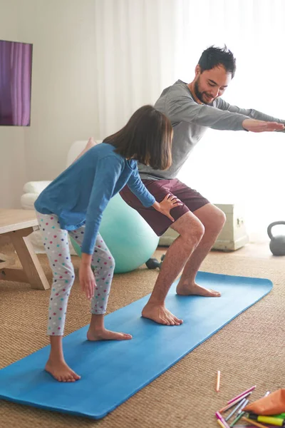 Father Daughter Exercising Mat Living Room — Stock Photo, Image