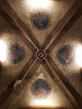 Bologna, İtalya'nın çarşılarında tavanresimleri