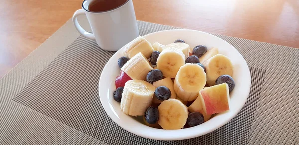 A bowl with fresh fruits - healthy nutrition concept — Stock Photo, Image