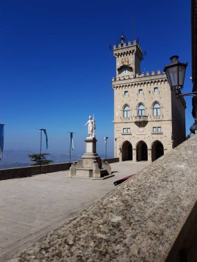 Genel Sarayı ve san marino Cumhuriyet Anıtı