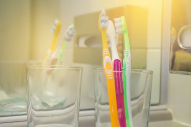 Diş fırçası seti, diş fırçası tüm aile imajı için.