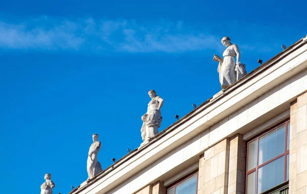 Edifício Vintage Clássico Estátua Moscou Rússia — Fotografia de Stock