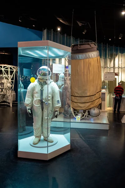 莫斯科 Russia Apr10 2018 人在服航天博物馆内陈列的细节在俄国莫斯科 April10 2018 — 图库照片