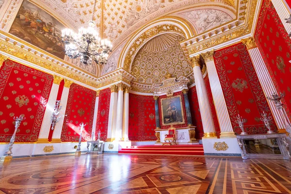 San Petersburg Rusia Abril 2018 Interior Sala Del Trono Pequeño —  Fotos de Stock