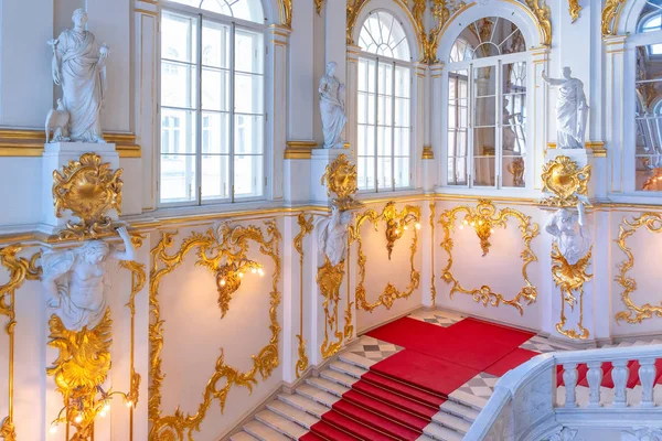 サンクトペテルブルク ロシア 2018 ロシア連邦 サンクトペテルブルクの芸術と文化の博物館 エルミタージュの冬宮殿のヨルダン階段の内部の詳細 — ストック写真
