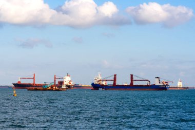 Avluya ana ulaşım kargo konteyner nakliye Singapur harbour, nakliye, lojistik konteyner gemisi 