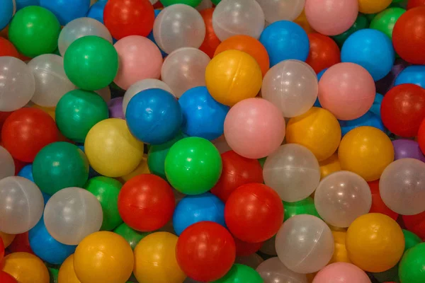 Palline Multicolori Nel Centro Dei Bambini — Foto Stock