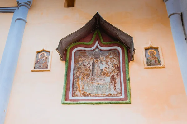 Tikhvin Varsayım Manastırı, Rus Ortodoks, Tikhvin, St Petersburg Rusya Sonbahar 2018 