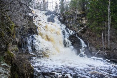 Jukankoski şelalesi Karelia 'nın güneyinde yer almaktadır. Avrupa 'nın en yüksek düz şelalelerinden biri..