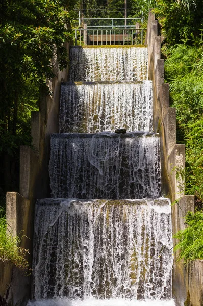 Waterstair yolda, Madeira