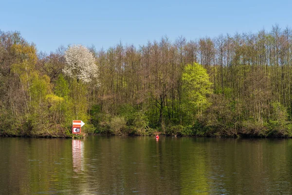 Blick Auf Das Grüne Ufer Der Ruhr — Stockfoto