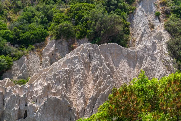 Beyaz kumtaşı dağları, erozyon manzarası, Cape Gerakas yakınlarında, Zakynthos, Yunanistan