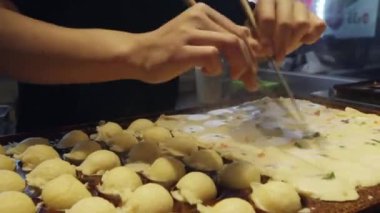 Kadar Çin, hızlı ve lezzetli, yakın sokak gıda hazırlama