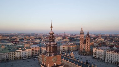 Roma, İtalya tarihi kentinde binaların antik kalıntıları havadan görünümü. Drone fotoğrafçılığı