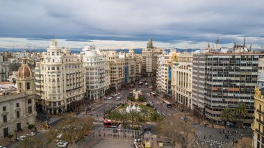 İspanya'da Valencia şehrinin havadan görünümü. Mimarisi ile güzel tarihi şehir. Drone Fotoğrafçılık.