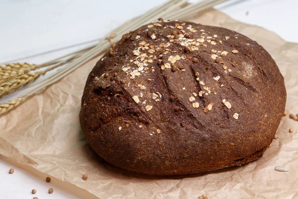 Zelf Gemaakt Zwart Brood Brood Van Rogge Deeg Een Ambachtelijke Stockfoto