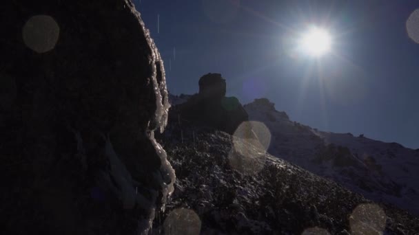 Magas Hegyek Olvadás Gleccser Globális Felmelegedés Tavasz Nap Kamera Nap — Stock videók