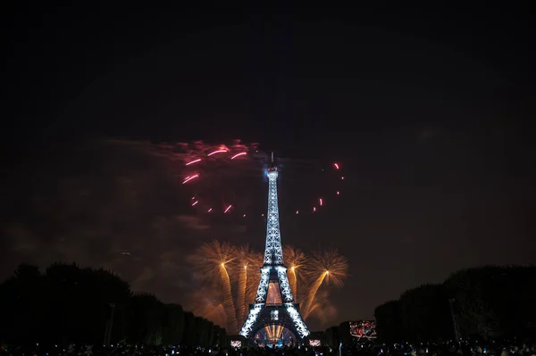 Bastille Day 2018 París Francia Julio 2018 Fuegos Artificiales Torre — Foto de Stock