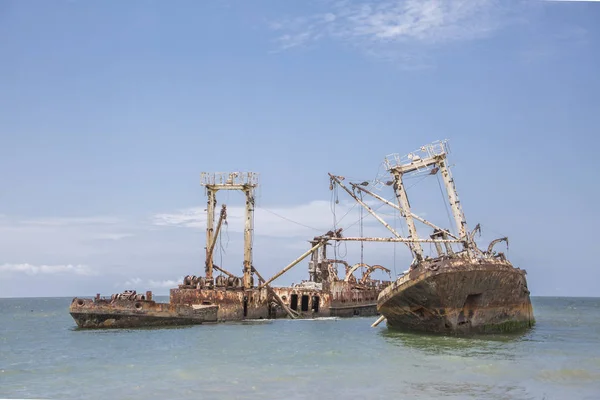 mezarlık - terkedilmiş gemiler leşleri Atlantik Okyanusu, Angola, Afrika'da gemi