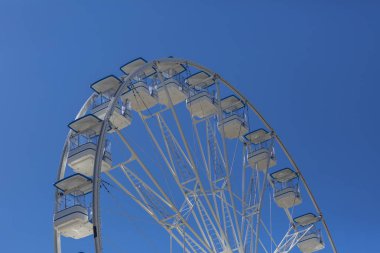 Dev dönme dolap sandalyeleri, metalik yapısı, eğlence öğe Nehri yakınında, şehir merkezinden Gaia, Portekiz
