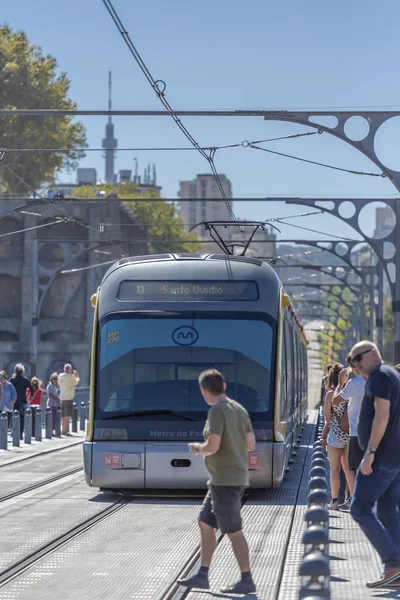 Oporto Portogallo 2018 Vista Frontale Del Carro Della Metropolitana Sopra — Foto Stock