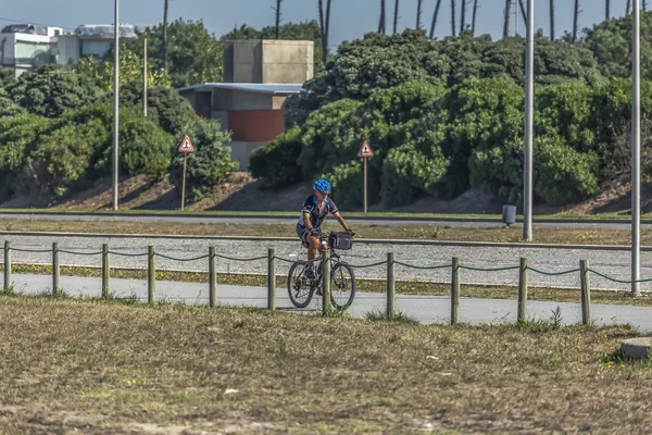 Leca Palmeira Porto Portugal 2018 View Cyclist Cycling Eco Pedestrian — стоковое фото