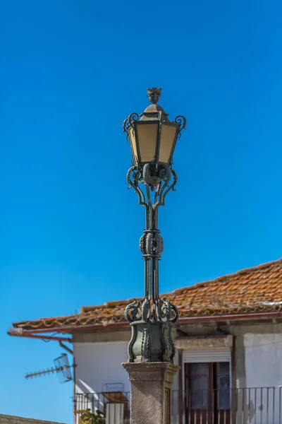 Oporto Portugal 2018 Vista Poste Farola Clásico Casa Sobre Fondo —  Fotos de Stock