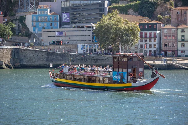 Porto Portugal 2018 Uitzicht Rivier Douro Met Recreatieve Boten Zeilen — Stockfoto