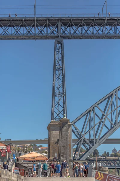 Porto Portugal 2018 View Bridge Pillar Luis Tourists Enjoying — стоковое фото