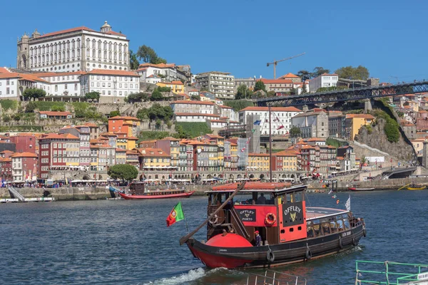 Oporto Portogallo 2018 Veduta Del Fiume Douro Con Barca Vela — Foto Stock