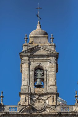 Porto / Portekiz - 10/02/2018: dekoratif tower öğesi görünüm üçüncü sipariş kilise San Francisco Porto üzerinde