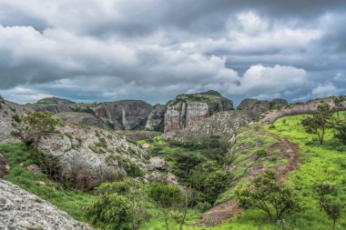 Dağların Pungo Andongo, Pedras Negras (siyah taşlar), büyük jeolojik kaya öğelerinde Malange, Angola, görüntüleme