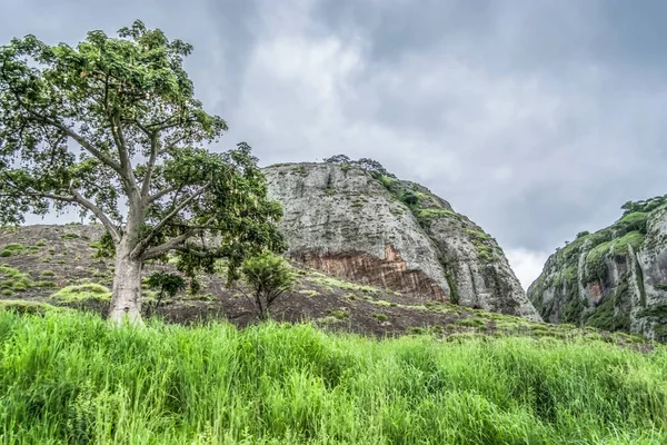 Visa Bergen Pungo Andongo Pedras Negras Svarta Stenar Enorma Geologiska — Stockfoto