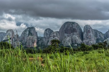 Dağların Pungo Andongo, Pedras Negras, siyah taşlar, büyük jeolojik kaya öğelerinde Malange, Angola, görüntüleme