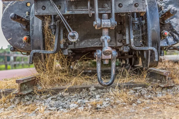 Vista Detalhada Uma Maca Velha Peças Enferrujadas Sistema Antigo Portugal — Fotografia de Stock