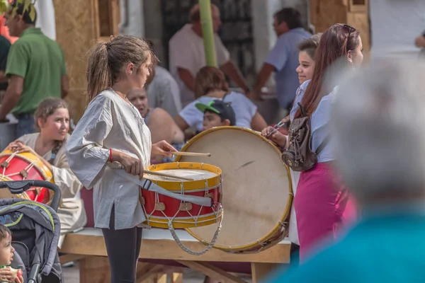Viseu Portugalia 2018 Młodzi Ludzie Dając Koncert Jarmark Średniowieczny Gra — Zdjęcie stockowe