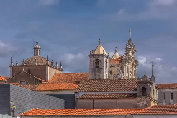 Vista del edificio baroquel de la Nueva Catedral de Coimbra — Foto de Stock