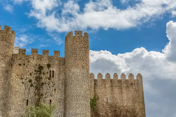 Вид на фортецю і Луго римського замку Обідос, з будівлями португальської архітектури і с — стокове фото