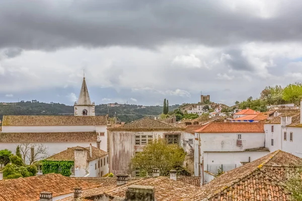 在葡萄牙，奥比多斯的堡垒和葡罗马城堡，葡萄牙土式建筑和天空与云的景观 — 图库照片