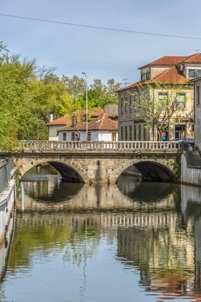 View of the downtown area of ������Viseu with Pavia river — Stock Photo, Image