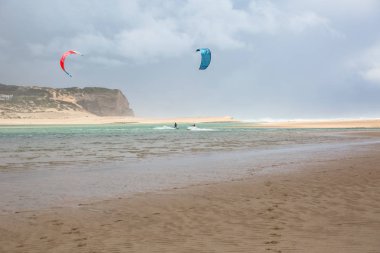 Obidos lagün ekstrem spor uçurtma-yatılı pratik bir profesyonel spor görünümü