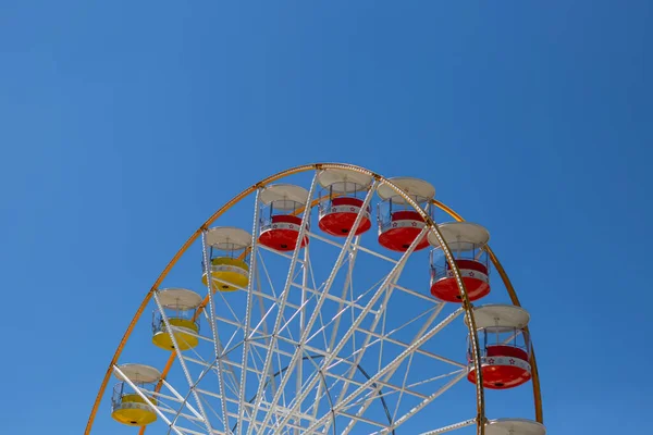 Roda Gigante Gigante Com Cadeiras Estrutura Metálica Elemento Recreativo — Fotografia de Stock