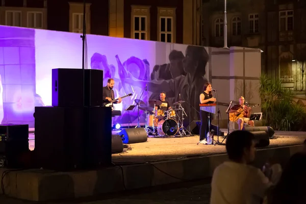Viseu Portugal 2020 Widok Wieczorny Plenerowy Musical Cubo Magico Event — Zdjęcie stockowe