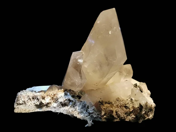 Detailní Pohled Minerální Kámen Křemen Arsenopyritem Bílou Slídou Černém Pozadí — Stock fotografie