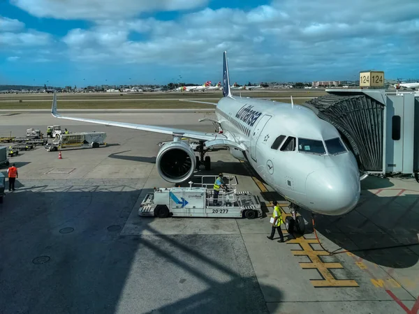 Lisbon Portugal 2020 Külső Kilátás Futópályára Légi Járművek Felvonására Karbantartására — Stock Fotó