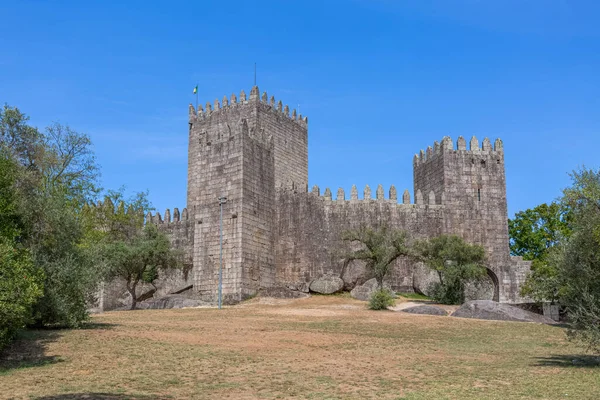 Guimaraes Portugal 2020 Fronttor Und Fassadenansicht Der Burg Von Guimaraes — Stockfoto