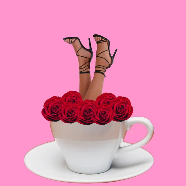 現代美術のコラージュ バラのカップから覗いて概念女性の足 — ストック写真