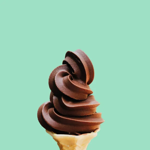 Мороженое Зеленом Фоне — стоковое фото