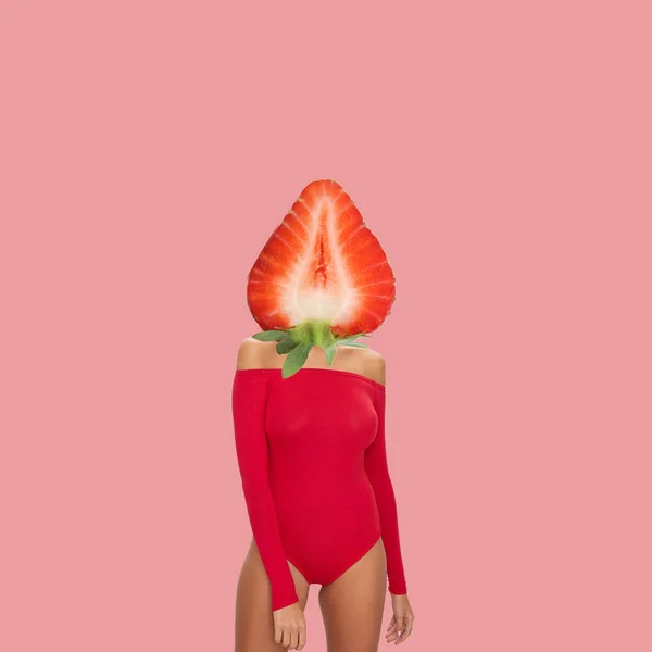 Colagem Arte Contemporânea Corpo Mulher Com Cabeça Morango Sobre Fundo — Fotografia de Stock