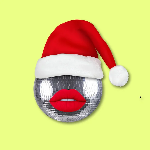 Dekorasi Natal Bola Disko Dengan Bibir Dan Topi Xmas — Stok Foto